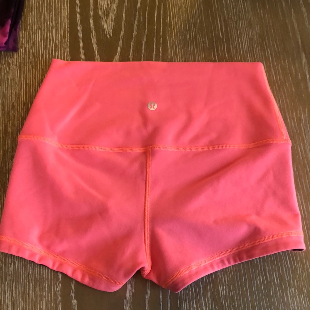 Lululemon yoga shorts 
Size 4